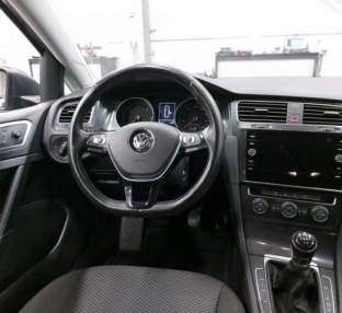 VOLKSWAGEN Golf SW Trendline 1.6 TDI 90cv + Aide au stationnement avant/arrière + Attelage