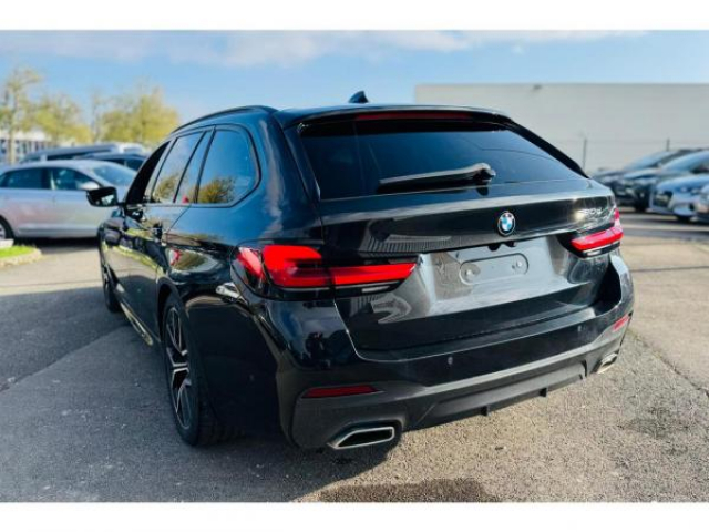 BMW SERIE 5 TOURING M-Sport 520d 190cv + Toit ouvrant panoramique + Driving Assistant + ACC avec Stop&Go