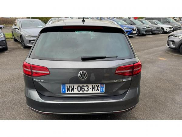 VOLKSWAGEN Passat SW HIGHLINE 2.0 TDI 150cv DSG6 + Cuir + Sièges avant et Volant chauffants + Attelage