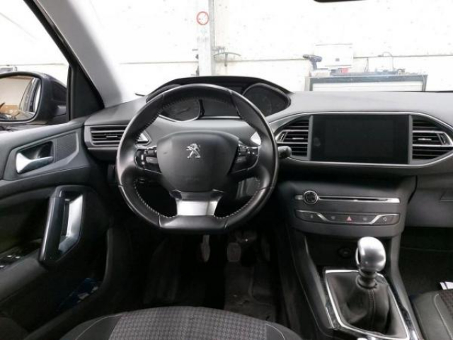 PEUGEOT 308 SW Active Pack 1.5 BlueHDi 130cv + Navigation 3D