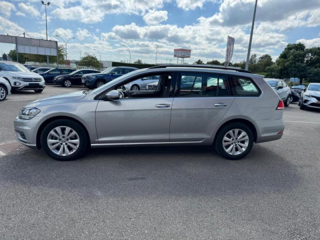 VOLKSWAGEN Golf SW TRENDLINE 1.6 TDI 115cv + CAMERA DE RECUL + Clim Automatique