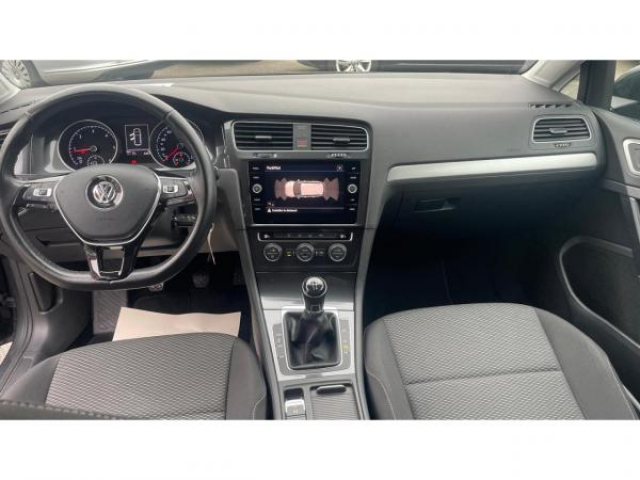 VOLKSWAGEN Golf SW Trendline 1.6 TDI 90cv + Aide au stationnement avant/arrière + Attelage