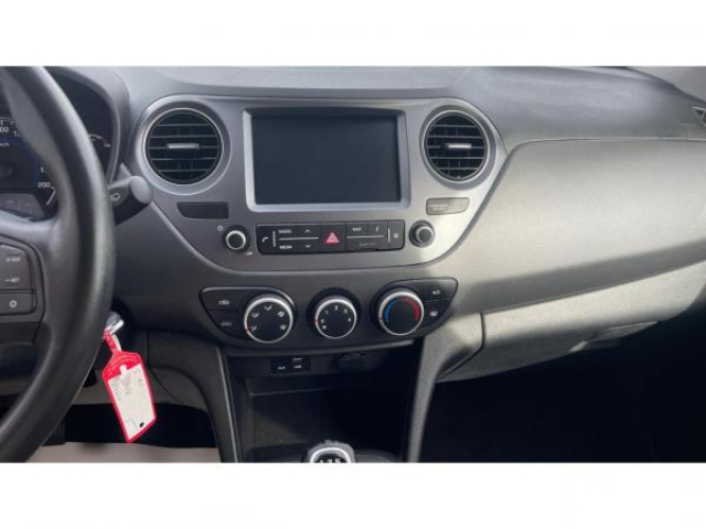 HYUNDAI i10 Intuitive 1.0 66cv + NAVIGATION TOMTOM + CARPLAY + JANTE ALU