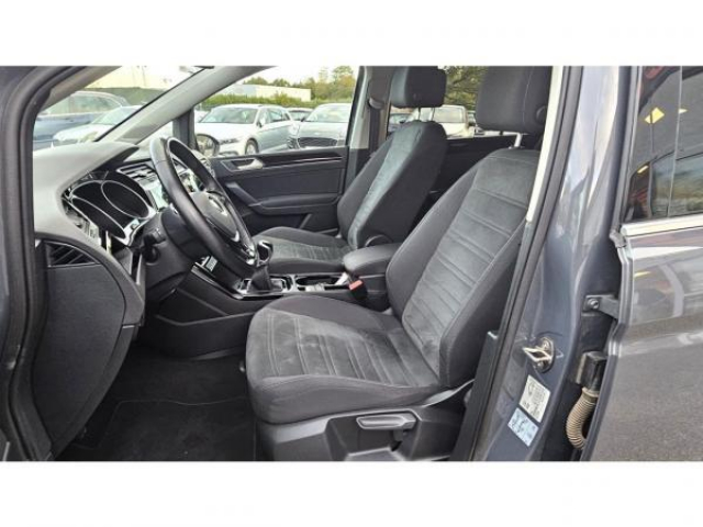 VOLKSWAGEN TOURAN Highline 2.0 TDI 150cv 7places + Pack Easy-access + Pack Famille + Navigation