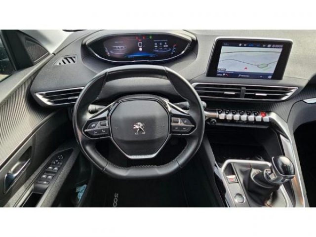 PEUGEOT 5008 Active 1.5 BlueHDi 130cv + Pack City 1 + Pack Drive Assist