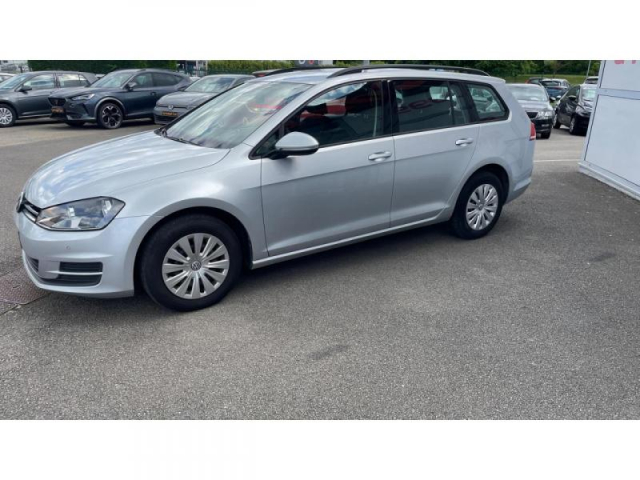 VOLKSWAGEN Golf SW Trendline 1.6 TDI 105cv + RADAR AV ET AR