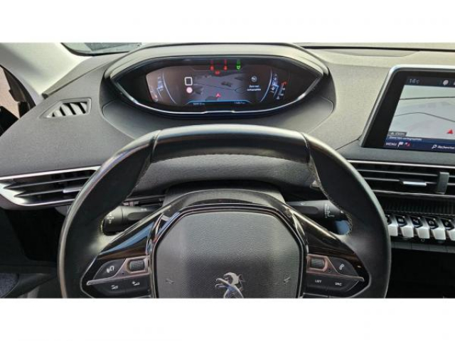 PEUGEOT 5008 Active 1.5 BlueHDi 130cv + Pack City 1 + Pack Drive Assist