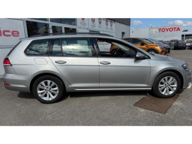 VOLKSWAGEN Golf SW TRENDLINE 1.6 TDI 115cv + CAMERA DE RECUL + Clim Automatique