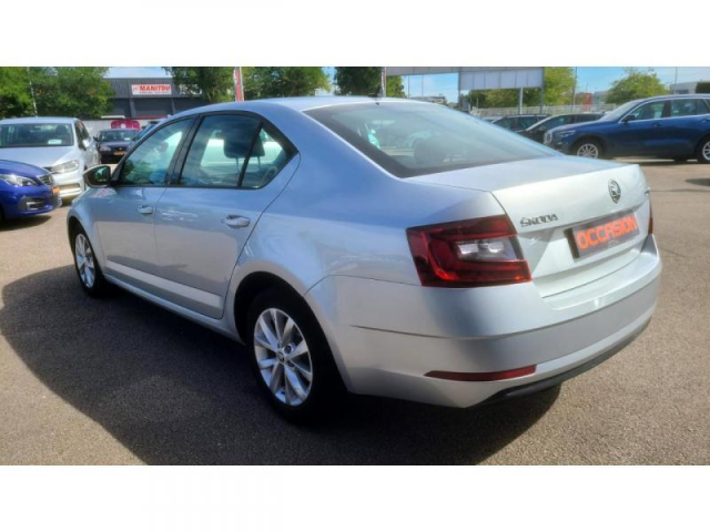 SKODA OCTAVIA AMBITION 1.6 TDI 116cv + CLIM AUTO + RADAR AV et AR