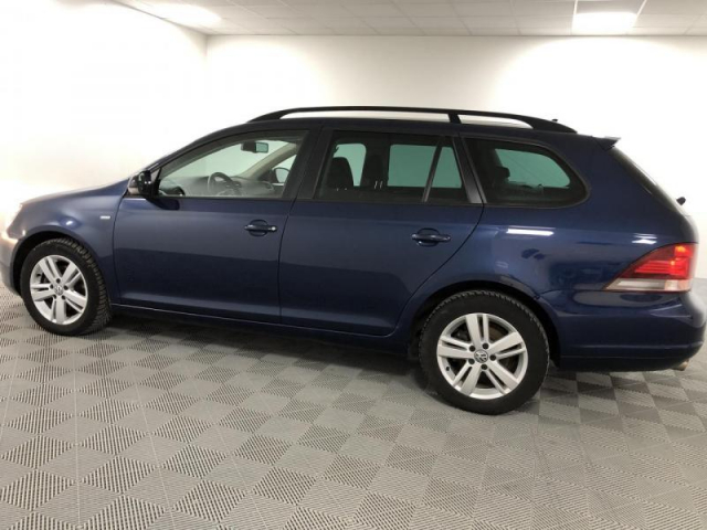 VOLKSWAGEN Golf SW Match 1.6 TDI 105cv + Sieges avant chauffants + Aide au stationnement AV/AR + Clim auto