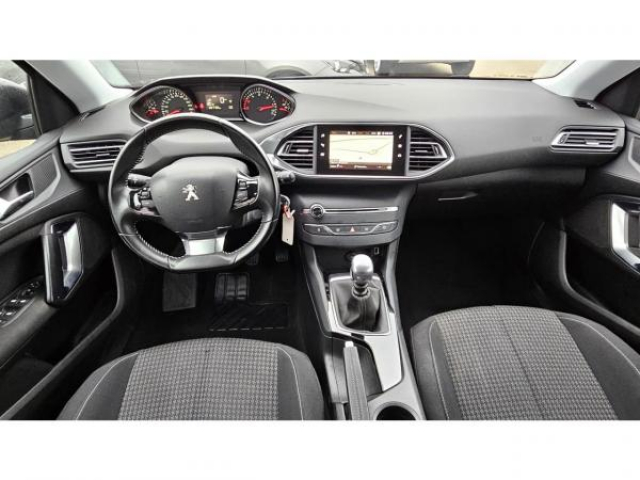 PEUGEOT 308 SW Active Pack 1.5 BlueHDi 130cv + Navigation 3D