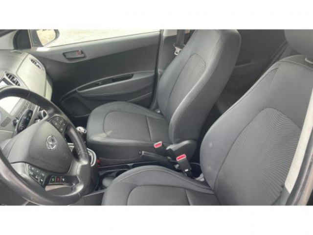 HYUNDAI i10 Intuitive 1.0 66cv + NAVIGATION TOMTOM + CARPLAY + JANTE ALU