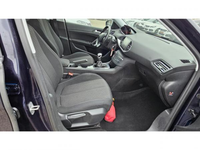 PEUGEOT 308 SW Active Pack 1.5 BlueHDi 130cv + Navigation 3D