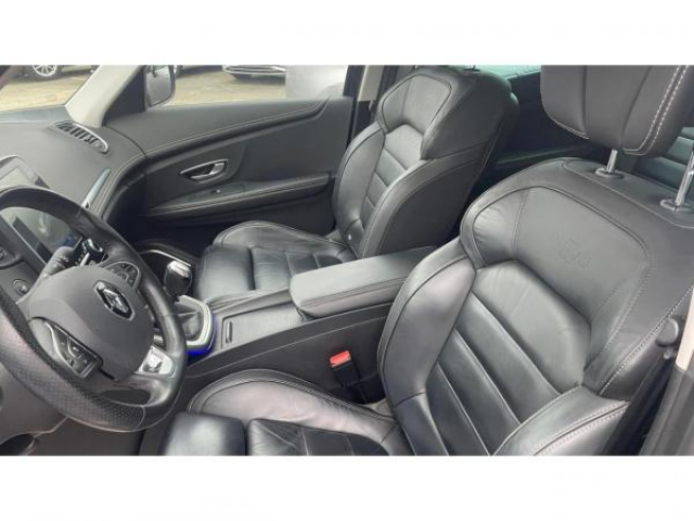 RENAULT GRAND SCENIC Initiale Paris 1.6 EnergydCi 130cv 7places + Sellerie cuir Nappa Noir