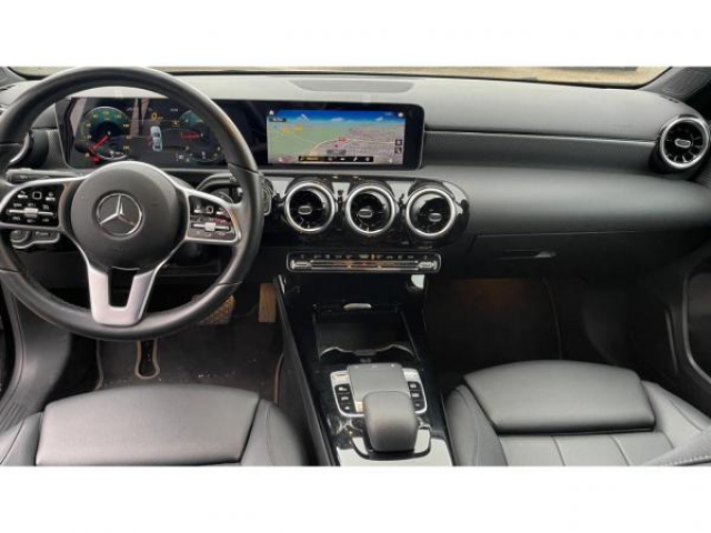 MERCEDES CLASSE A BERLINE 180d 7G-DCT Style Line + GPS grand écran couleur + Caméra de recul + SimiliCuir