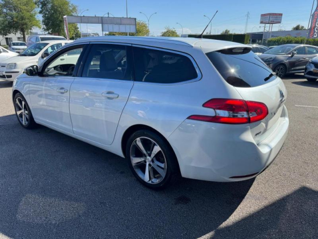 PEUGEOT 308 SW Allure 1.5 BlueHDi 130cv + TOIT PANORAMIQUE