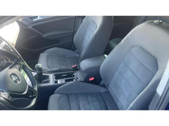 VOLKSWAGEN Golf SW Business 1.6 TDI 115cv + Aide au stationnement avant et arrière + Sièges chauffants AV