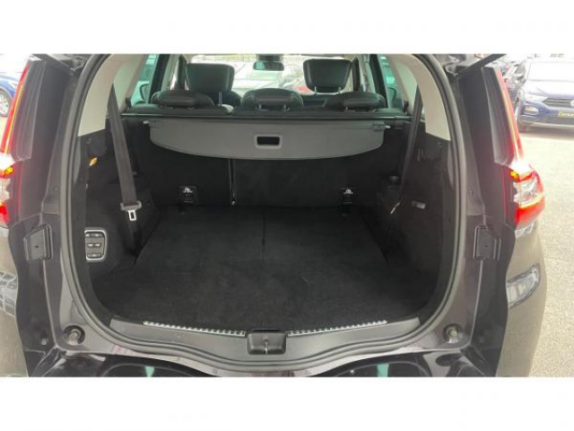 RENAULT GRAND SCENIC Initiale Paris 1.6 EnergydCi 130cv 7places + Sellerie cuir Nappa Noir