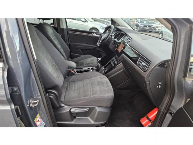 VOLKSWAGEN TOURAN Highline 2.0 TDI 150cv 7places + Pack Easy-access + Pack Famille + Navigation